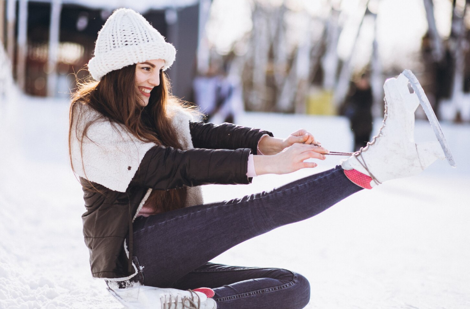 Зимний адреналин без травм: как весело и безопасно кататься с горок, на тюбах и коньках?
